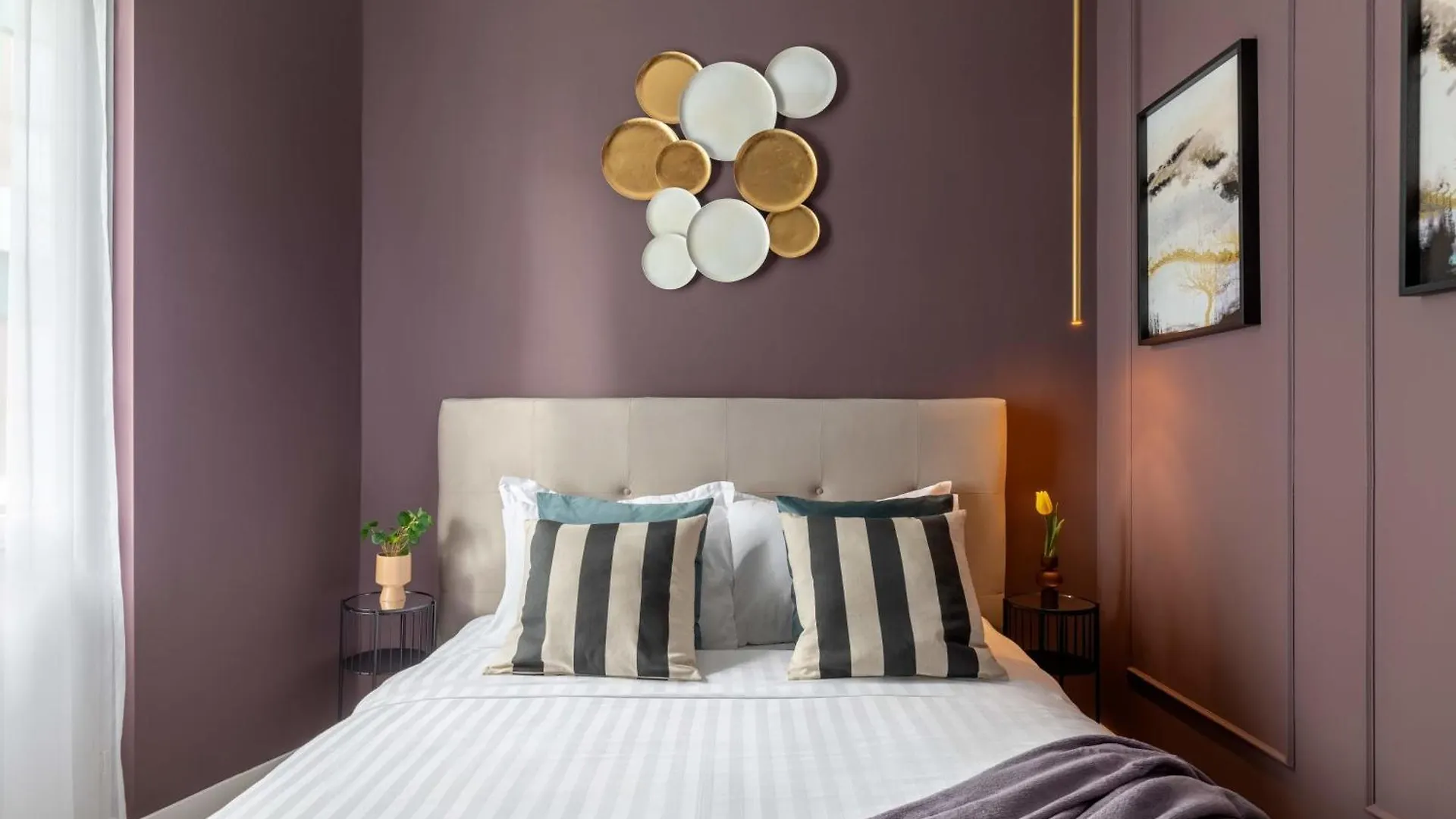 Gorgeous & Bright 2Br Condos - Steps From Old Town Bukurešť Apartmán