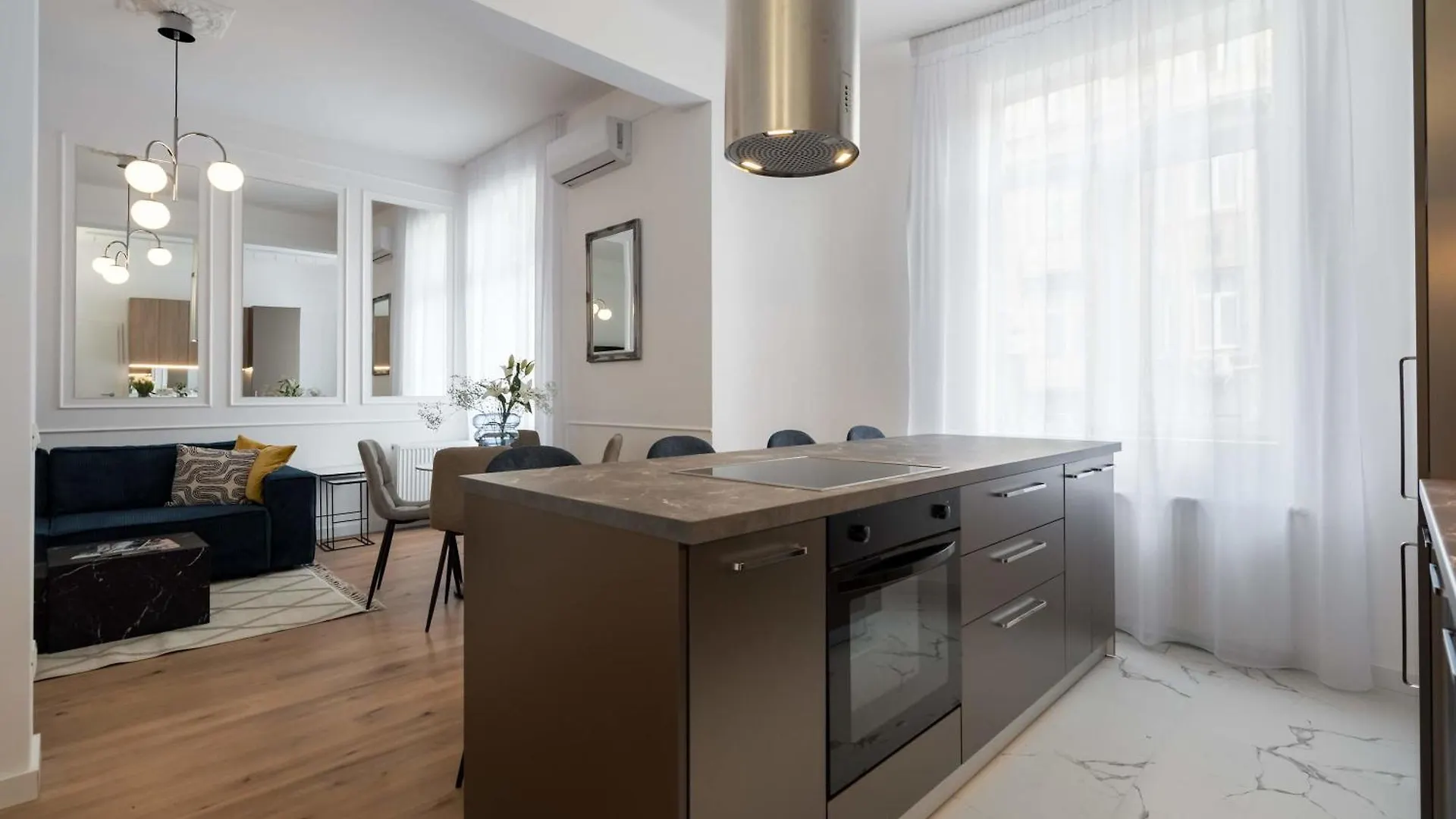 Apartmán Gorgeous & Bright 2Br Condos - Steps From Old Town Bukurešť