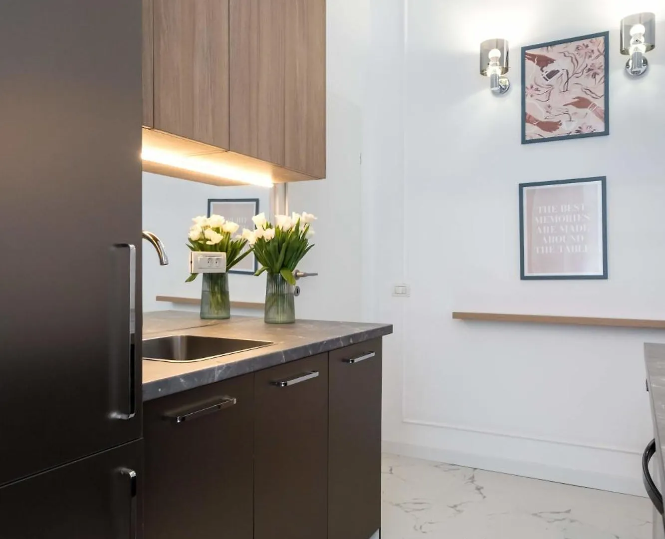 Gorgeous & Bright 2Br Condos - Steps From Old Town Bukurešť Apartmán