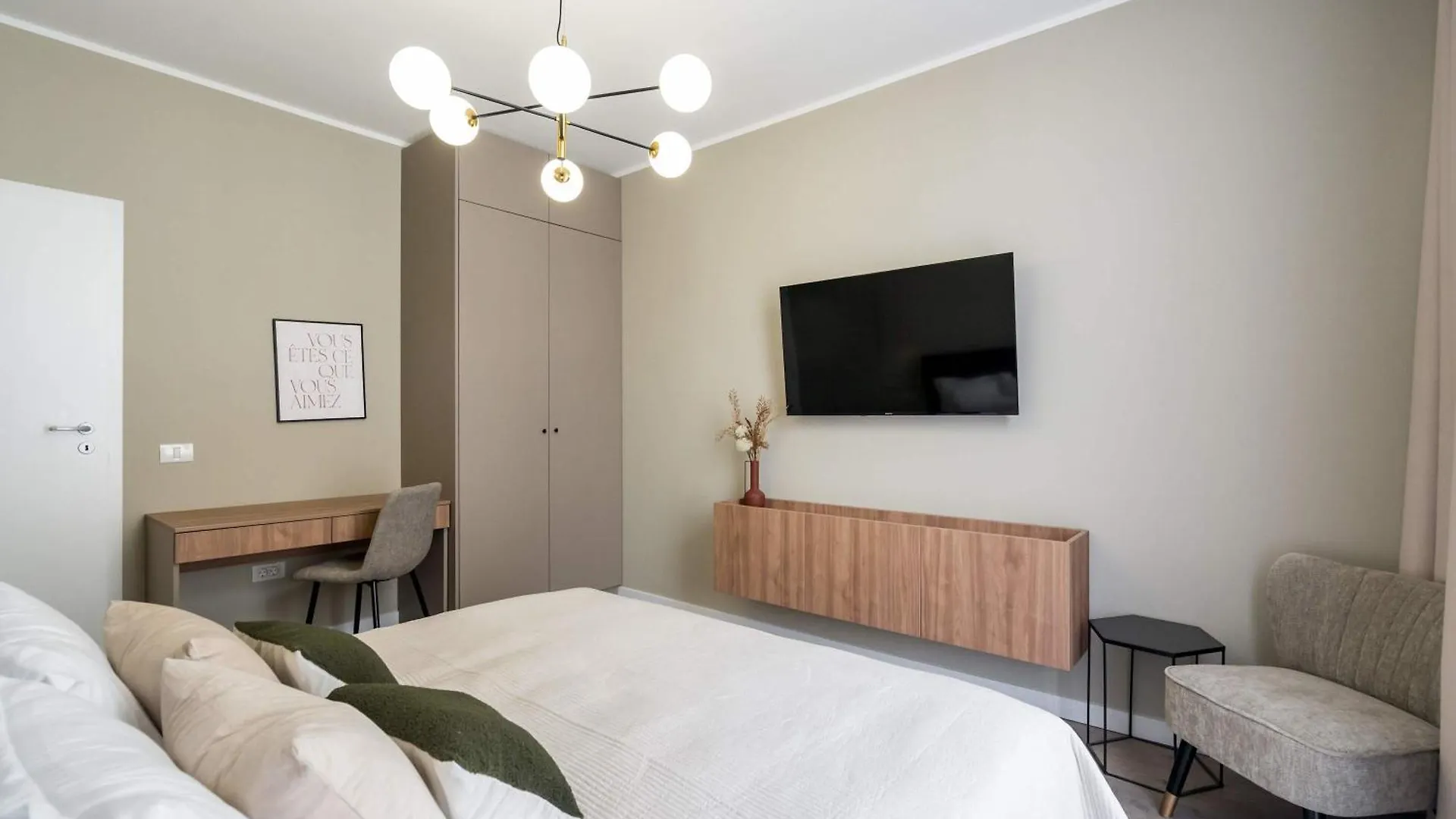 Apartment Gorgeous & Bright 2Br Condos - Steps From Old Town Bucharest Romania