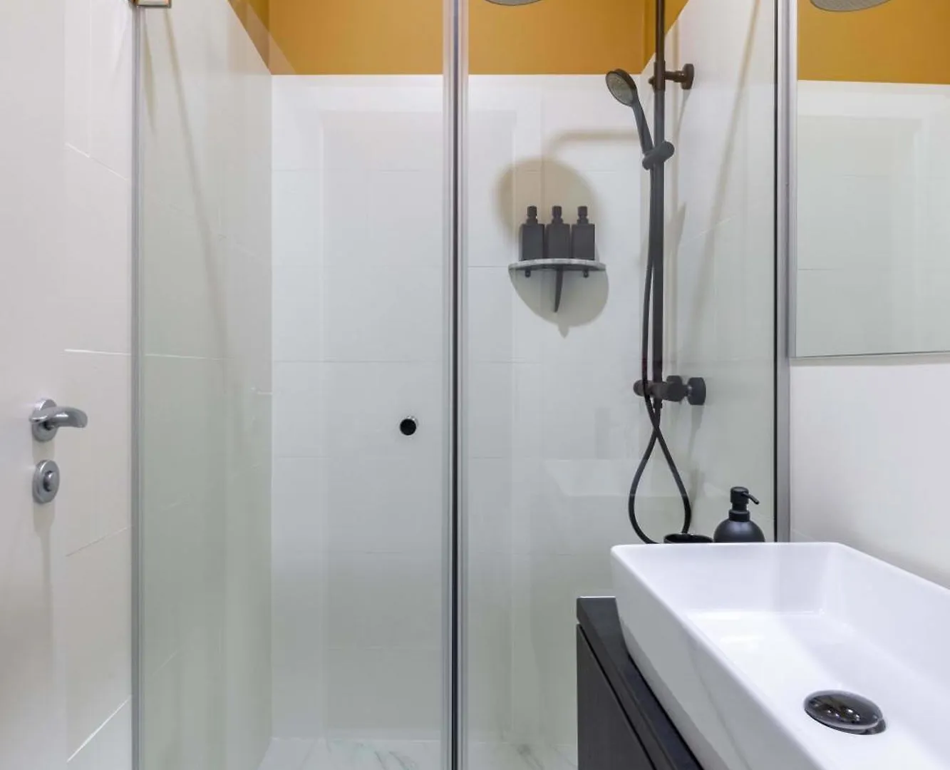 Gorgeous & Bright 2Br Condos - Steps From Old Town Bucharest 0*,  Romania