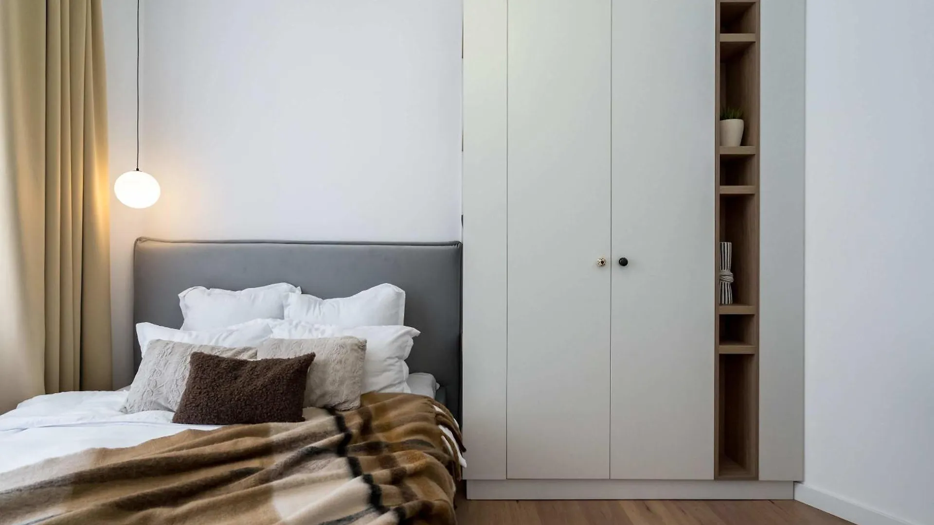 Gorgeous & Bright 2Br Condos - Steps From Old Town Bucharest 0*,  Romania