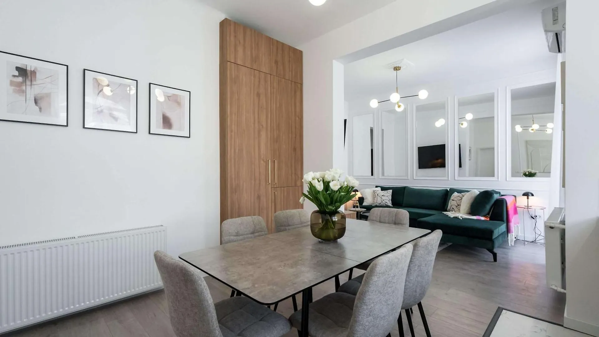 Gorgeous & Bright 2Br Condos - Steps From Old Town Bucharest Apartment